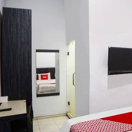 Super Oyo 91627 Wika Wiki Homestay Медан Екстер'єр фото