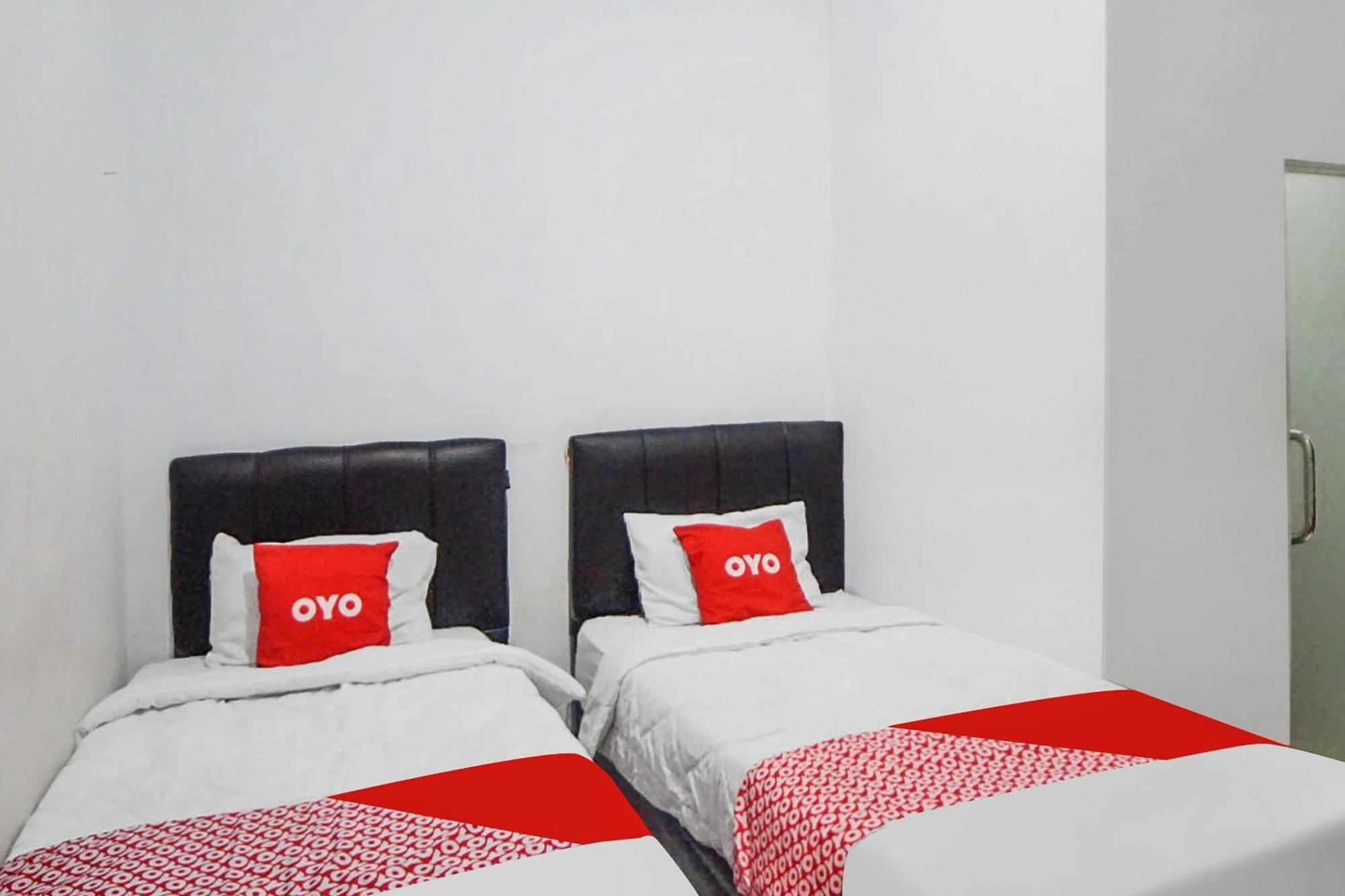 Super Oyo 91627 Wika Wiki Homestay Медан Екстер'єр фото