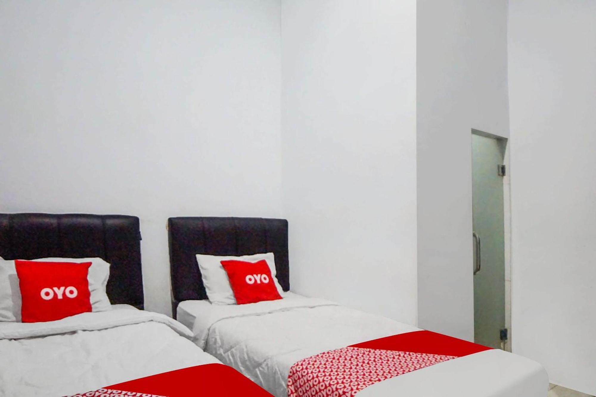 Super Oyo 91627 Wika Wiki Homestay Медан Екстер'єр фото