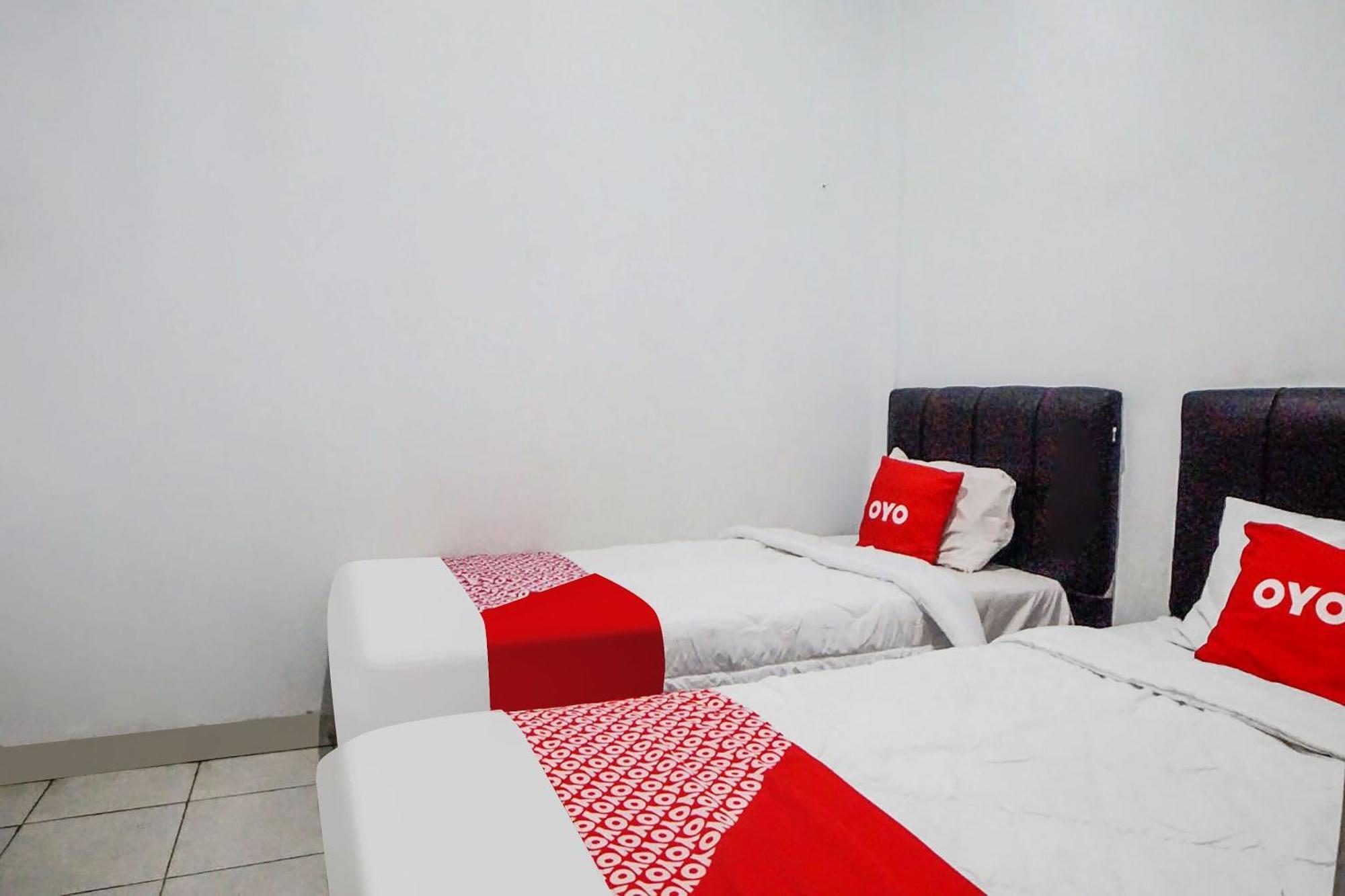 Super Oyo 91627 Wika Wiki Homestay Медан Екстер'єр фото