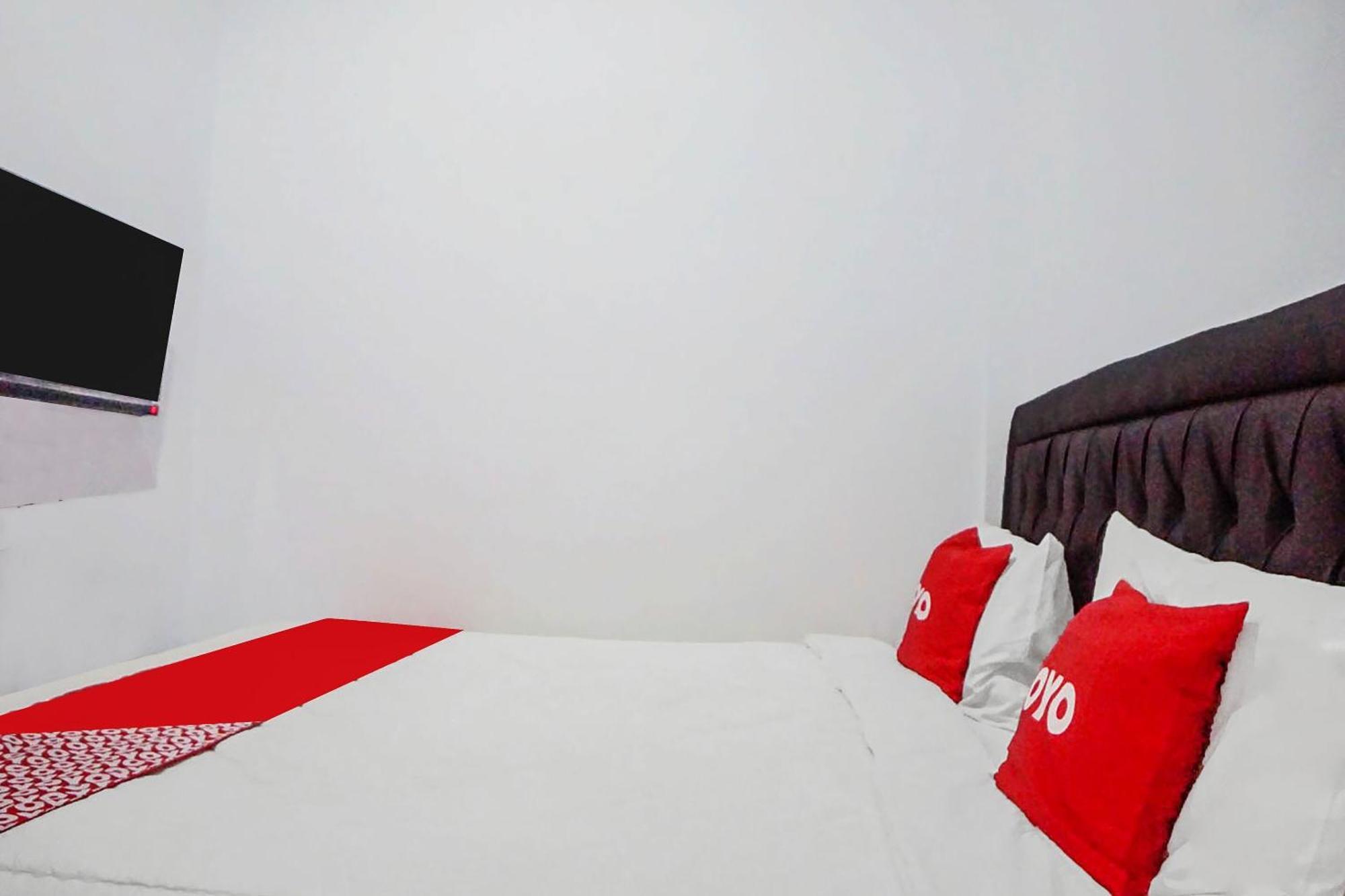 Super Oyo 91627 Wika Wiki Homestay Медан Екстер'єр фото